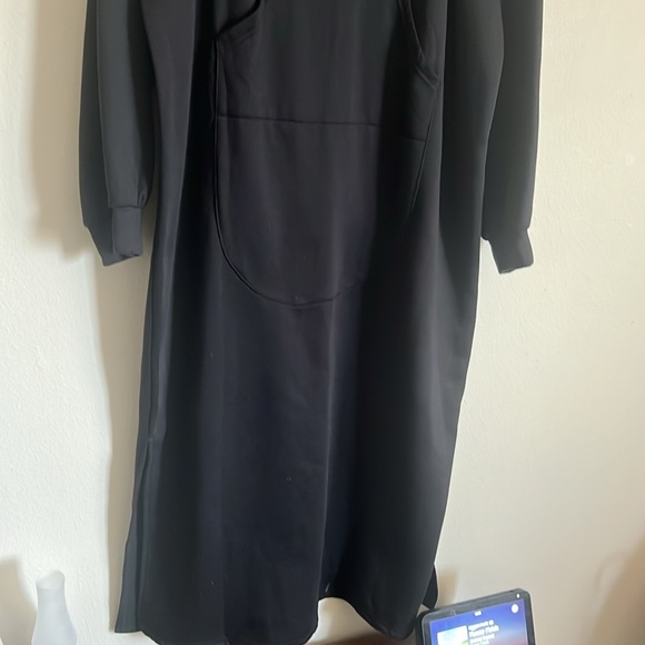Long black maxi Hoodie Dress
Lined inside for warmth - Picture 3 of 9